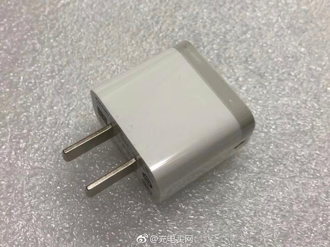 小米新款充電器曝光 比亞迪制造，設計更小巧時尚，充電器市場迎新范式
